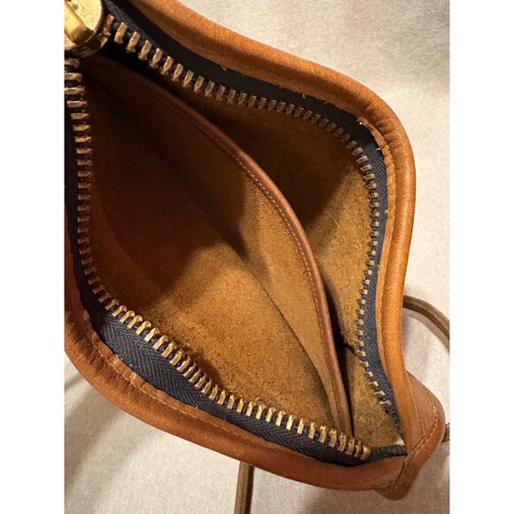 Coach VTG 80’s Made in New York Distressed Brown Leather Crossbody Handbag - Picture 11 of 12